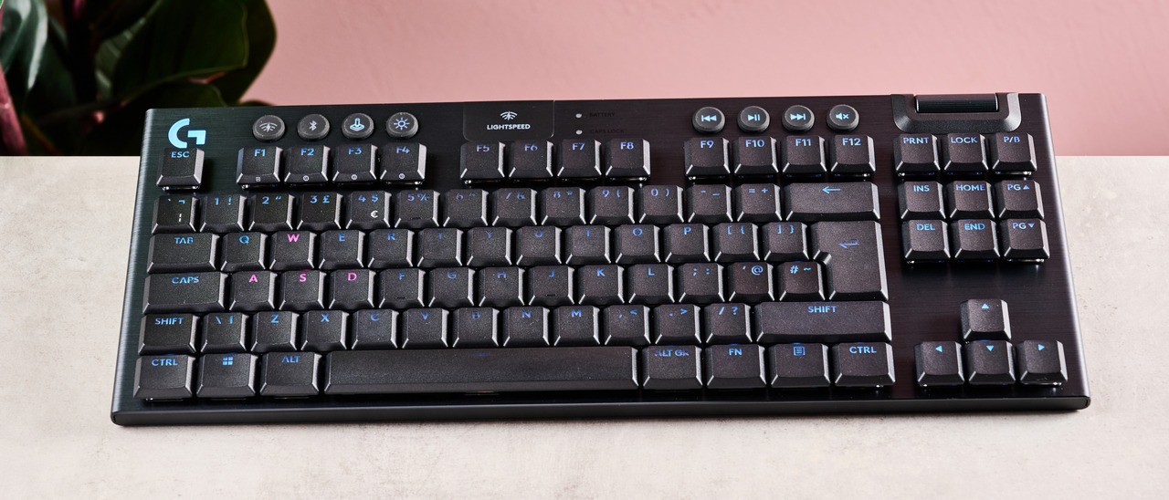 Review Logitech G915 X TKL: Bàn phím cơ low-profile mỏng như iPhone 18 Pro