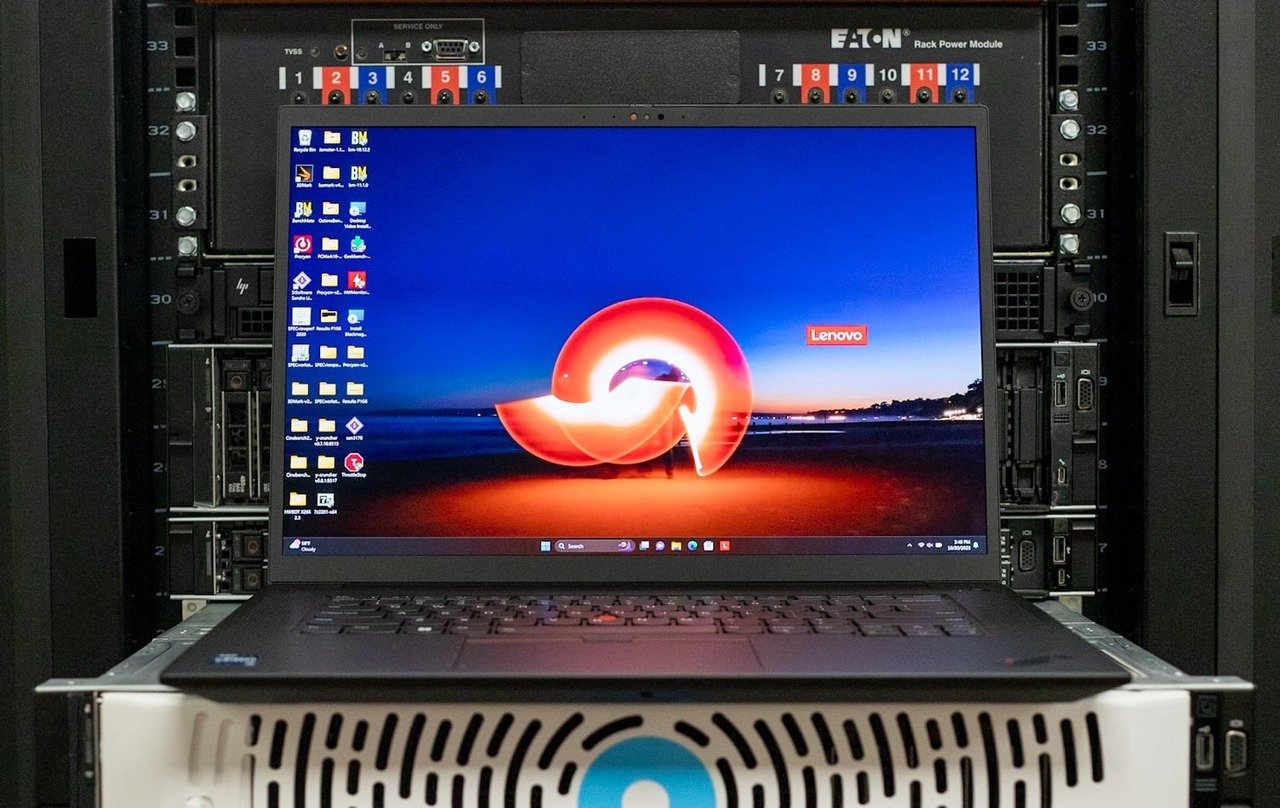 Đánh giá Lenovo ThinkPad P1 – Tổng quan máy trạm di động 16 inch đầu bảng Đánh giá ThinkPad P1 thực tế - Máy trạm di động Lenovo ThinkPad P1 16 inch đầu bảng