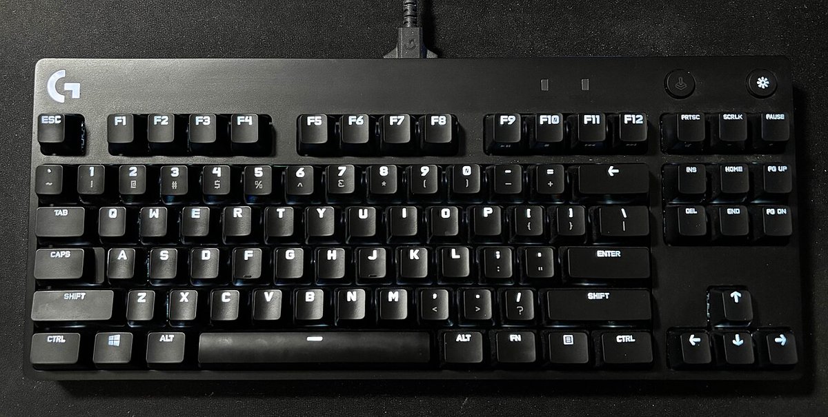 Bàn phím gaming Logitech G PRO TKL màu đen layout tiếng Anh